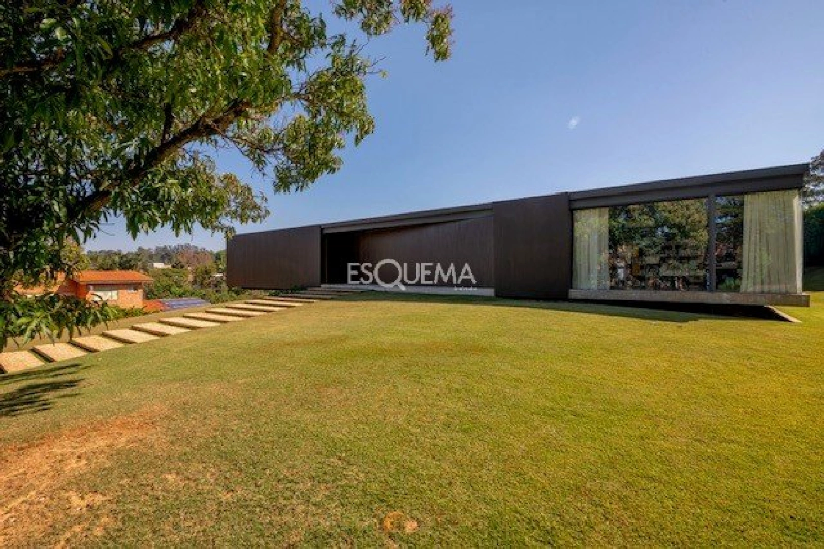 Casa ampla e com projeto moderno - Imagem 5