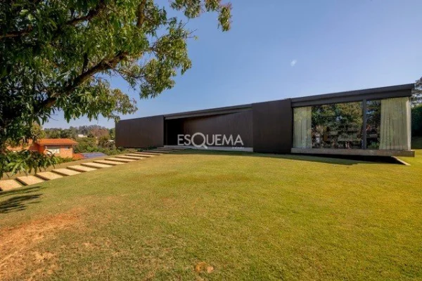 Casa ampla e com projeto moderno