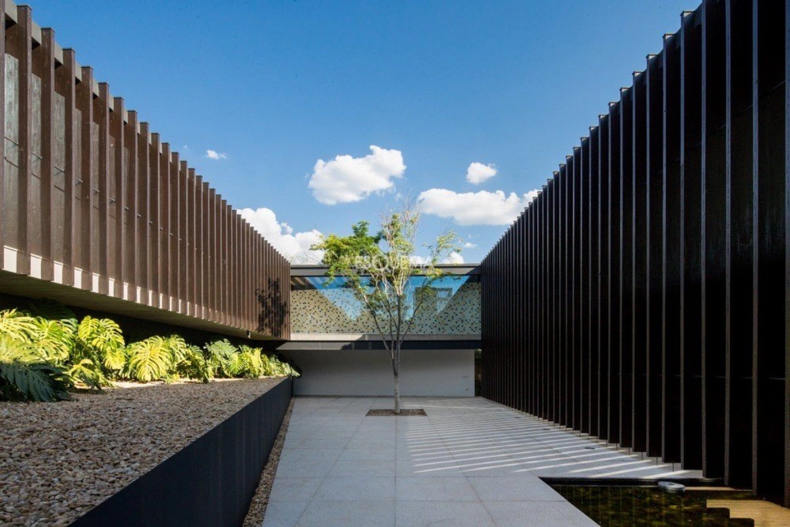 Casa ampla e com projeto moderno - Imagem 7