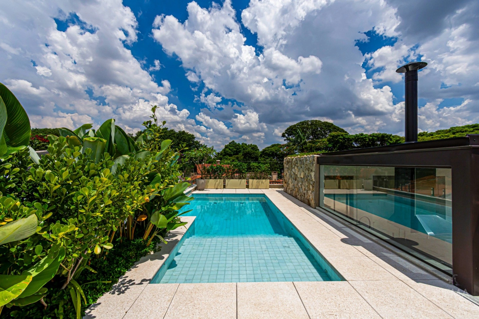 Casa nova e moderna em região privilegiada - Imagem 7