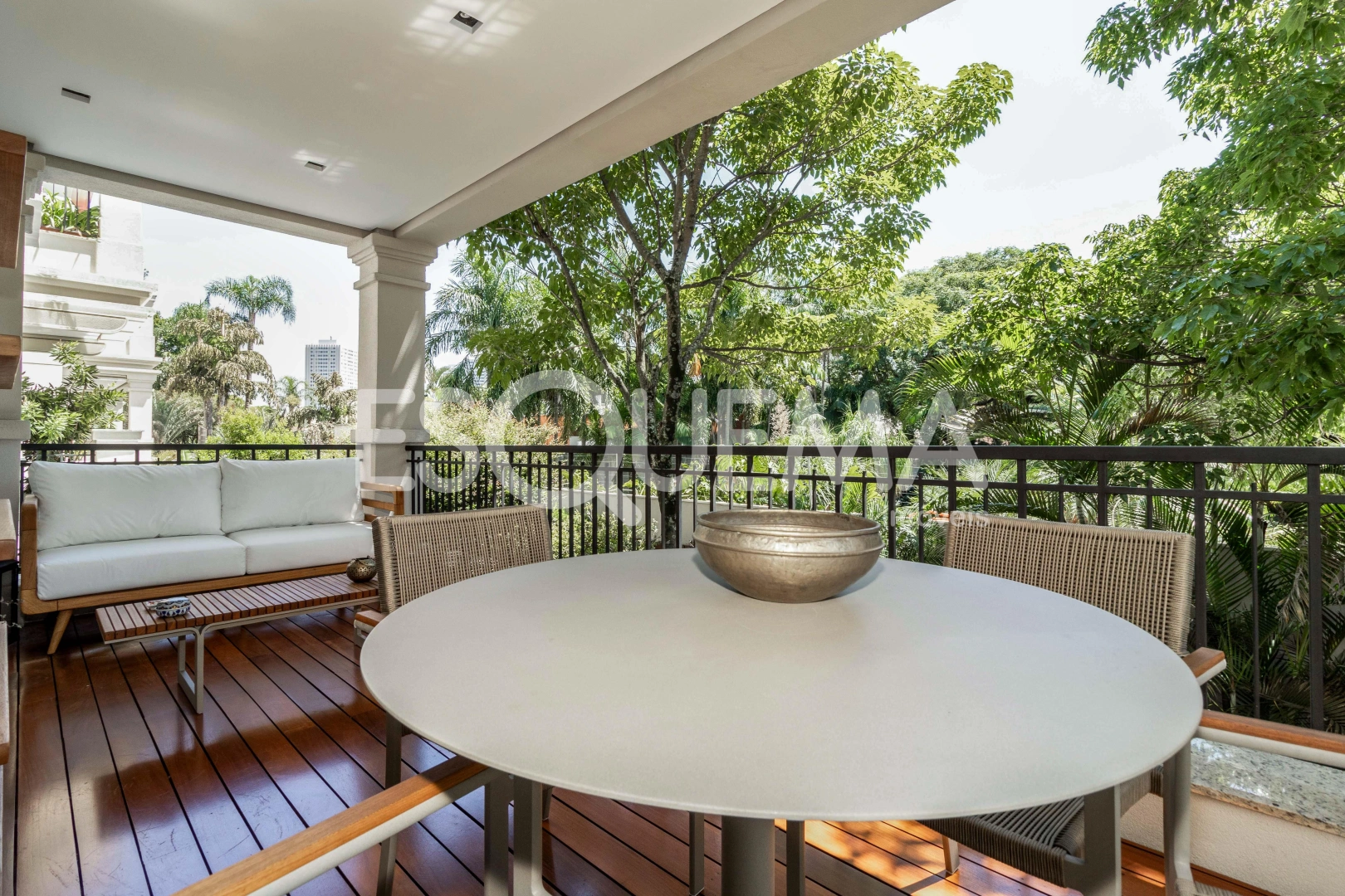 Em frente ao Parque Villa Lobos, apartamento reformado, com amplo living - Imagem 10