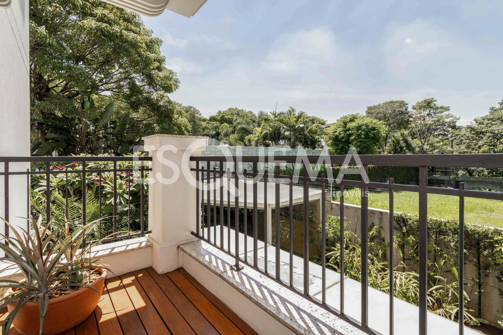 Em frente ao Parque Villa Lobos, apartamento reformado, com amplo living - Imagem 14