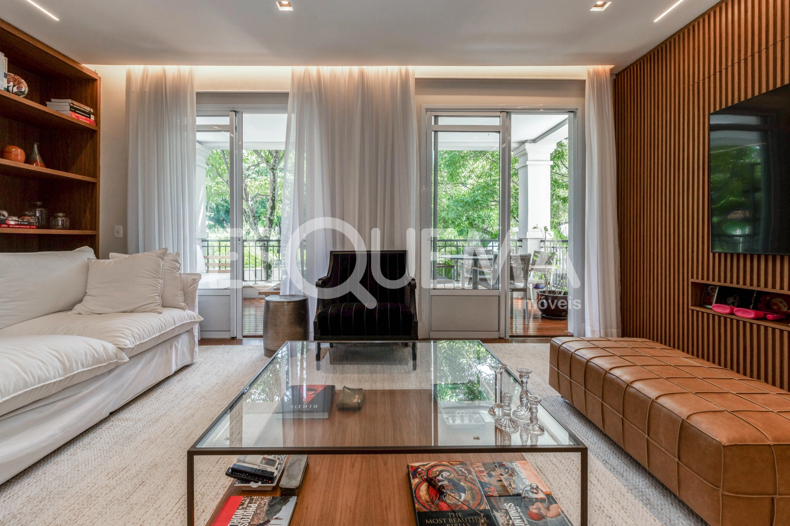 Em frente ao Parque Villa Lobos, apartamento reformado, com amplo living - Imagem 3