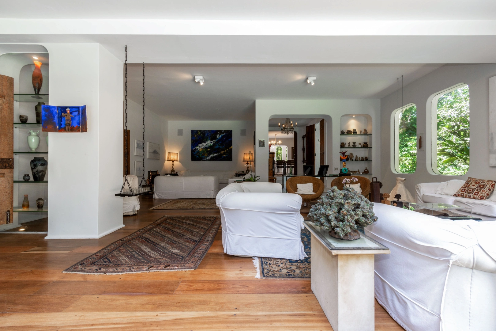 Casa em rua super arborizada - Imagem 4
