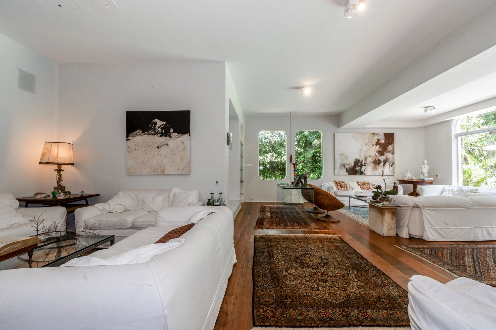 Casa em rua super arborizada - Imagem 8