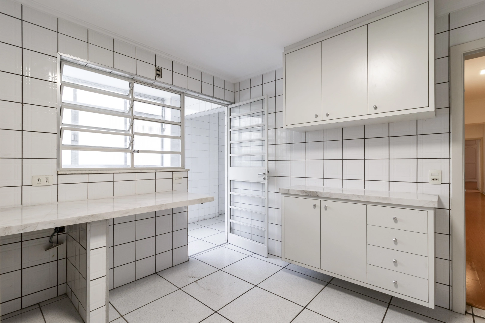 Apartamento espaçoso, localizado na parte baixa do Jardins - Imagem 14