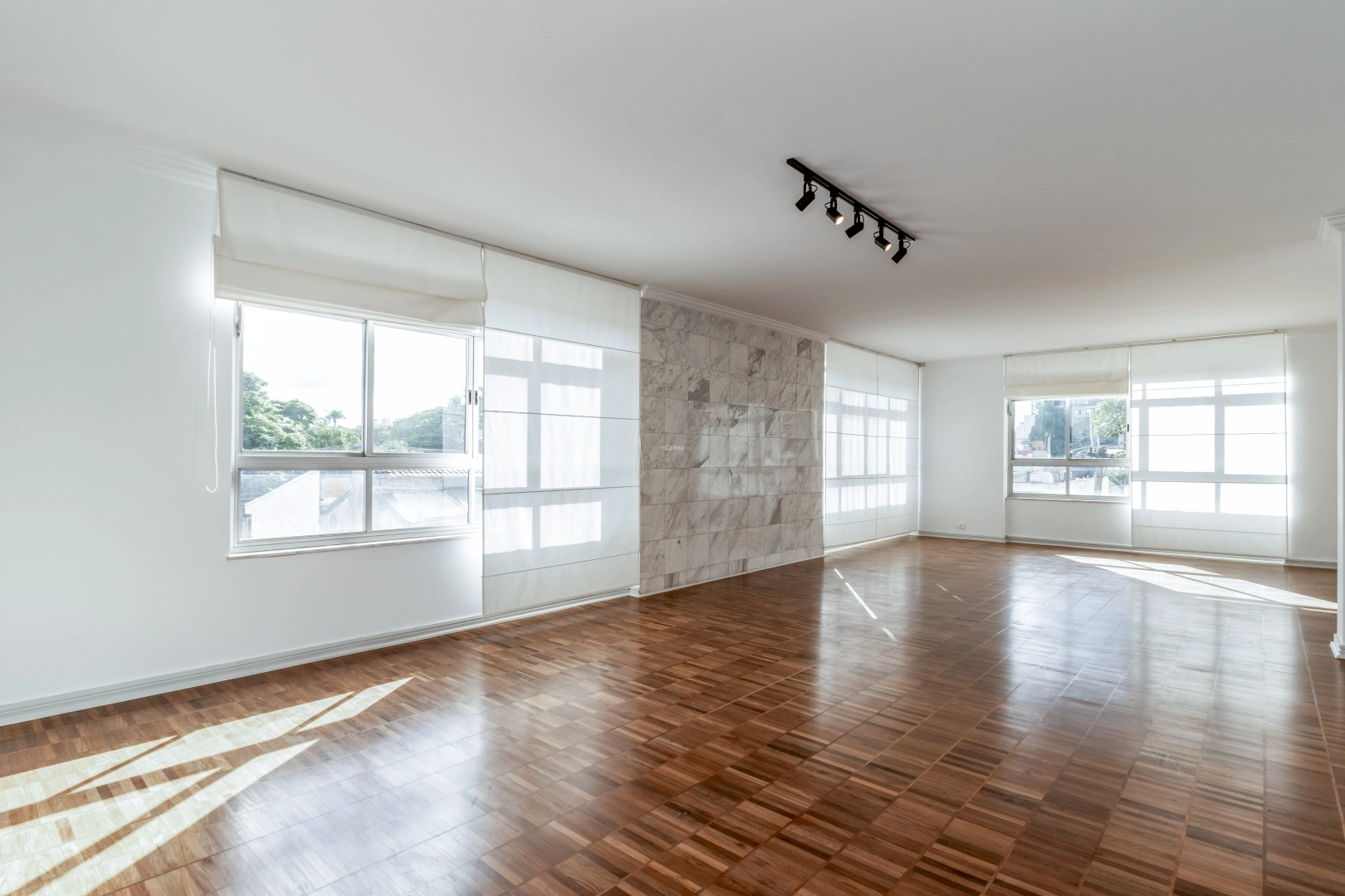Apartamento espaçoso, localizado na parte baixa do Jardins - Imagem 1