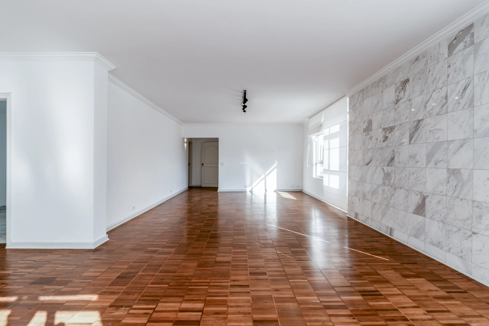 Apartamento espaçoso, localizado na parte baixa do Jardins - Imagem 3