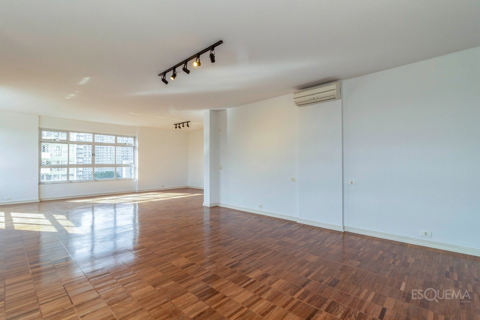 Apartamento espaçoso, com vista livre para o Jardim Europa - Imagem 2
