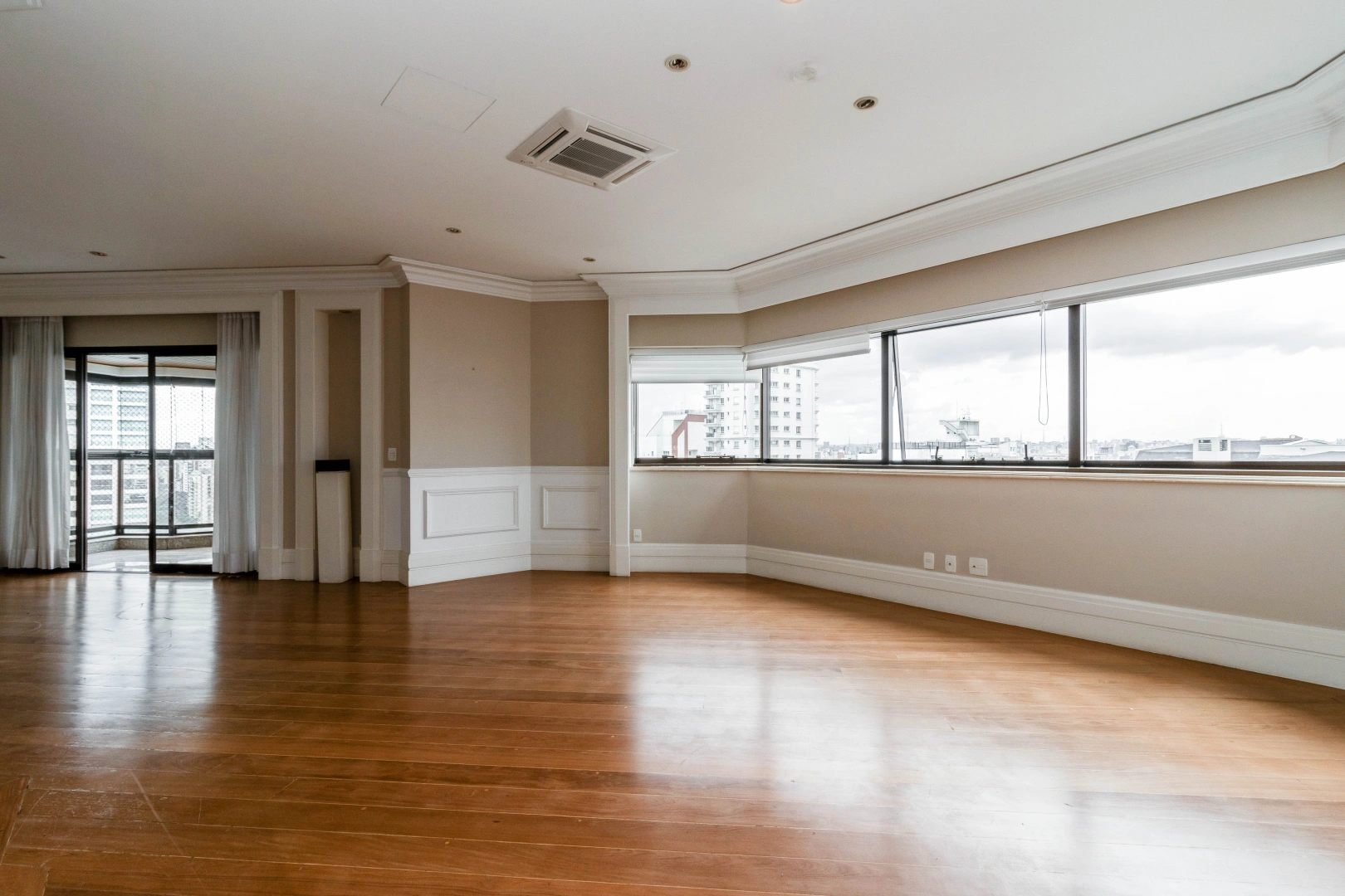 Cobertura duplex, para reformar, em rua valorizada - Imagem 6