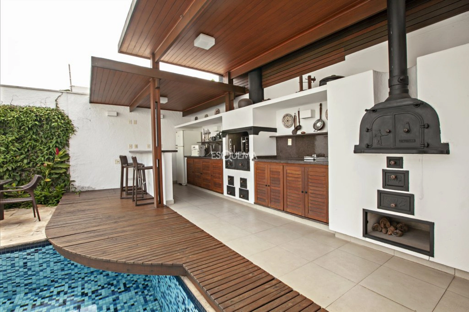Casa com projeto moderno, em rua sem saída - Imagem 3
