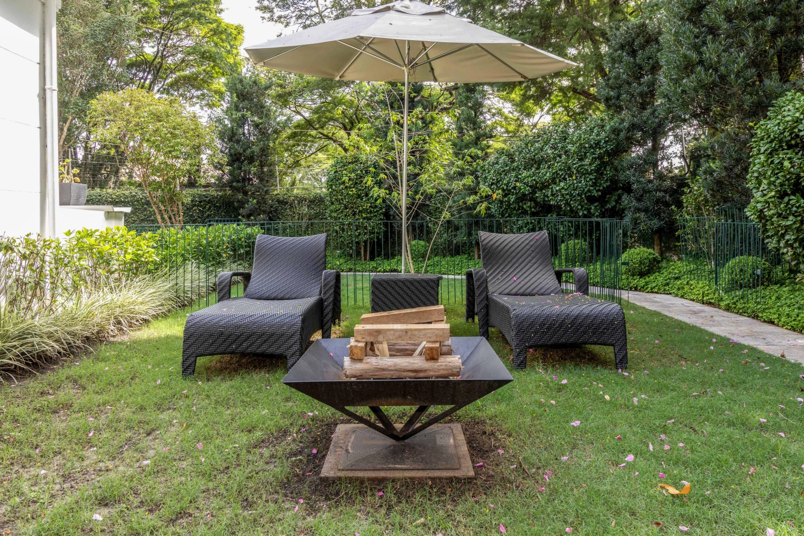 Casa semi térrea, com estilo clássico - Imagem 2
