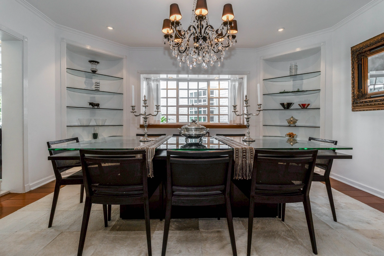 Casa semi térrea, com estilo clássico - Imagem 8