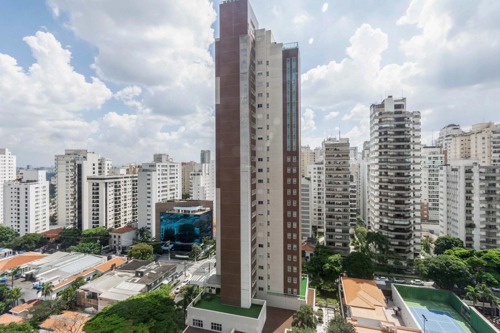 Apartamento duplex com reforma moderna - Imagem 13