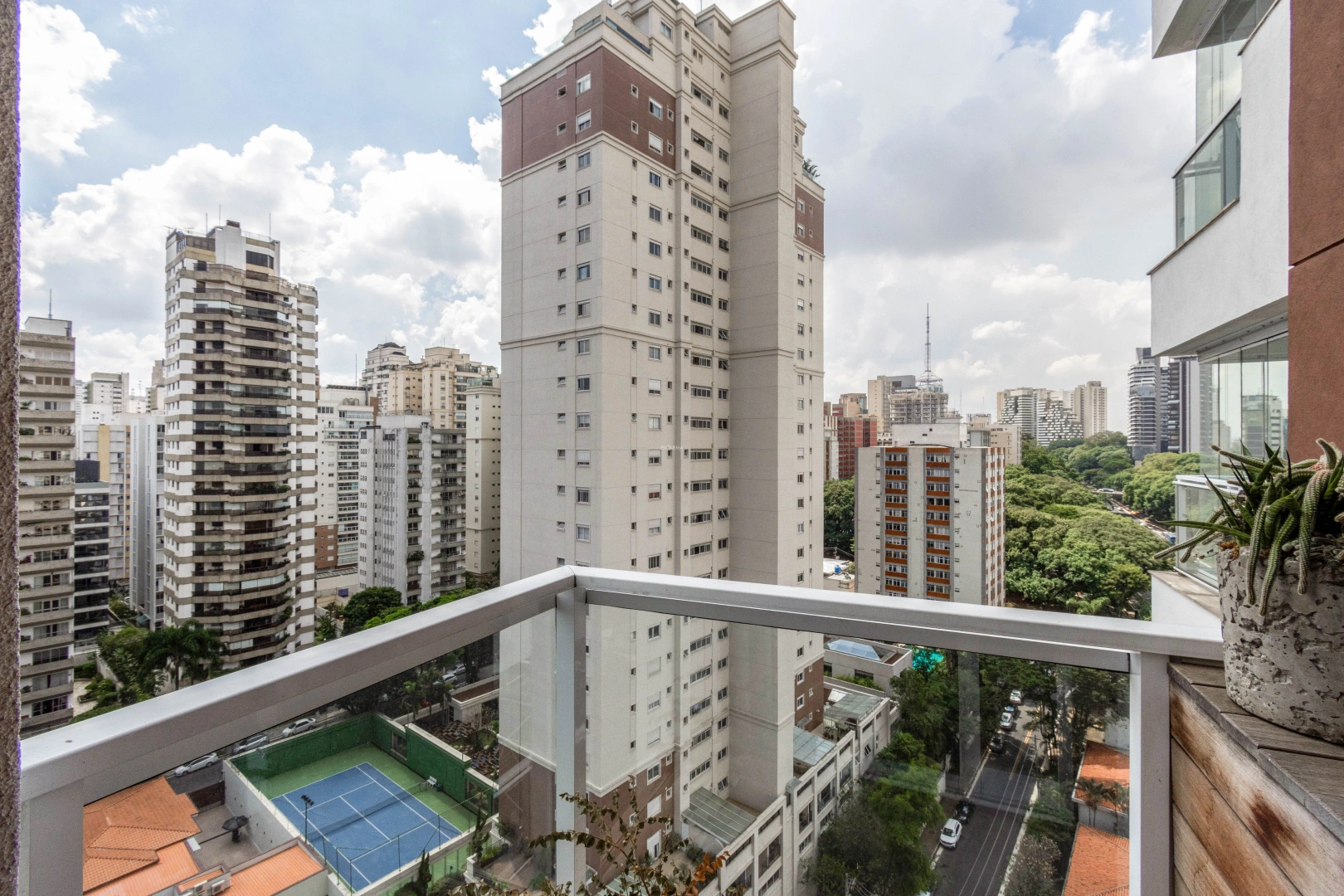 Apartamento duplex com reforma moderna - Imagem 14