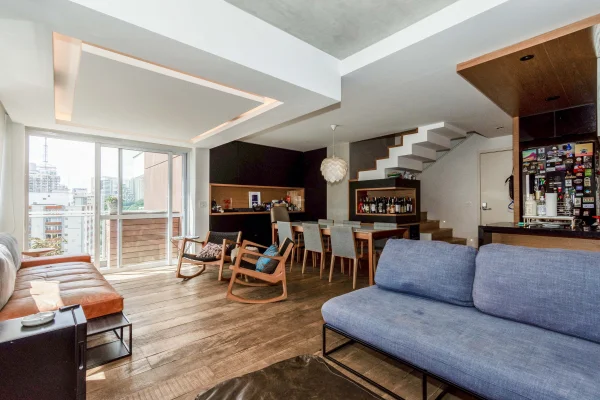 Apartamento duplex com reforma moderna