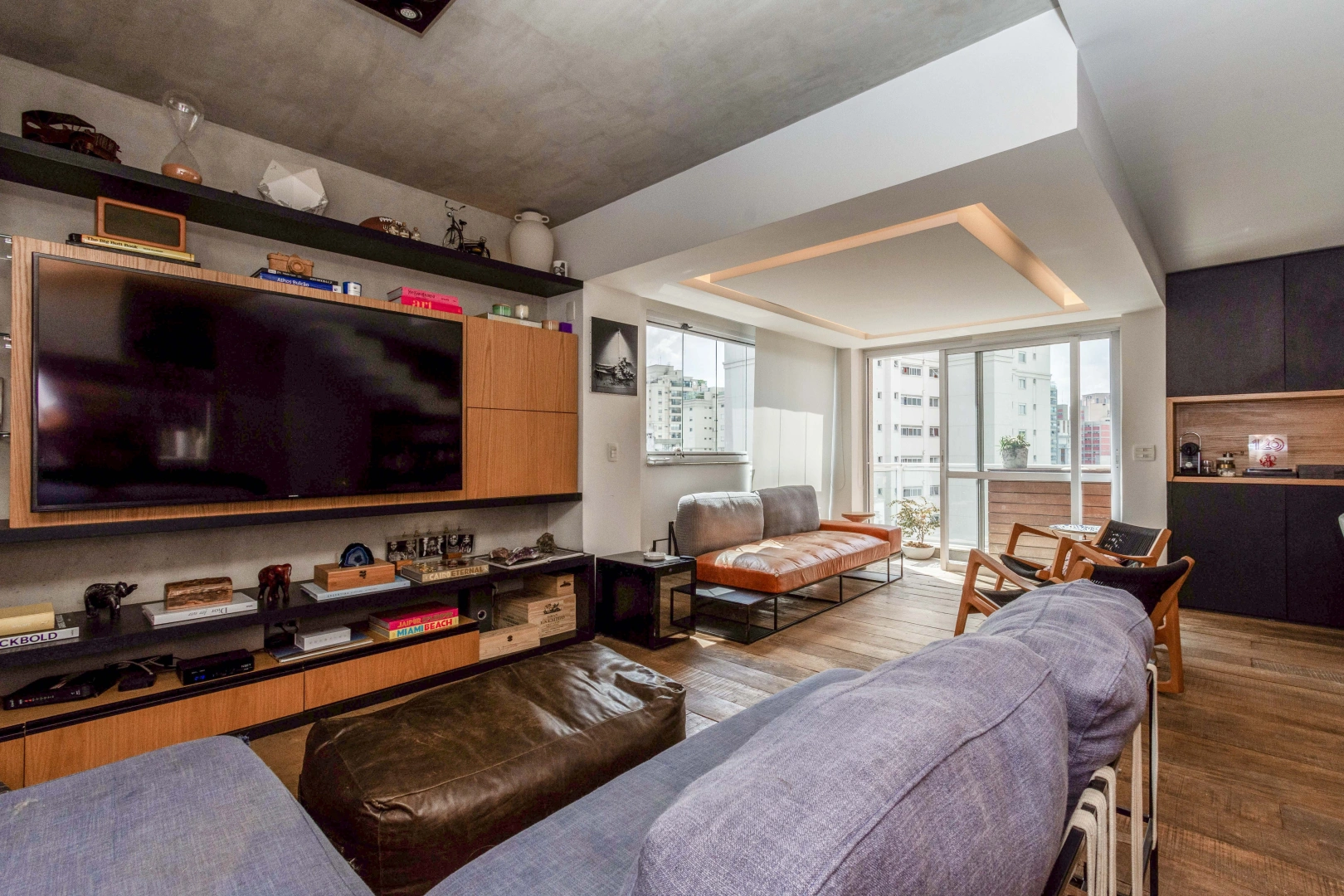 Apartamento duplex com reforma moderna - Imagem 3