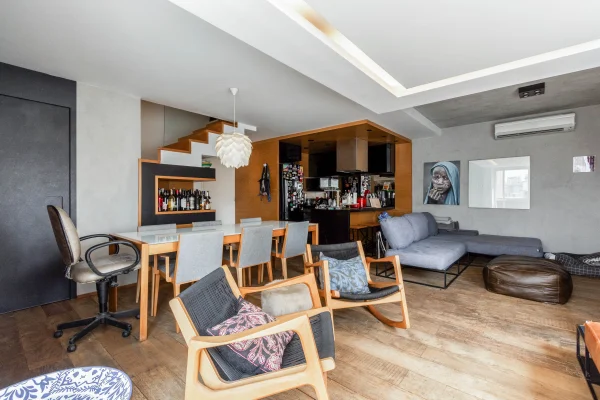 Apartamento duplex com reforma moderna