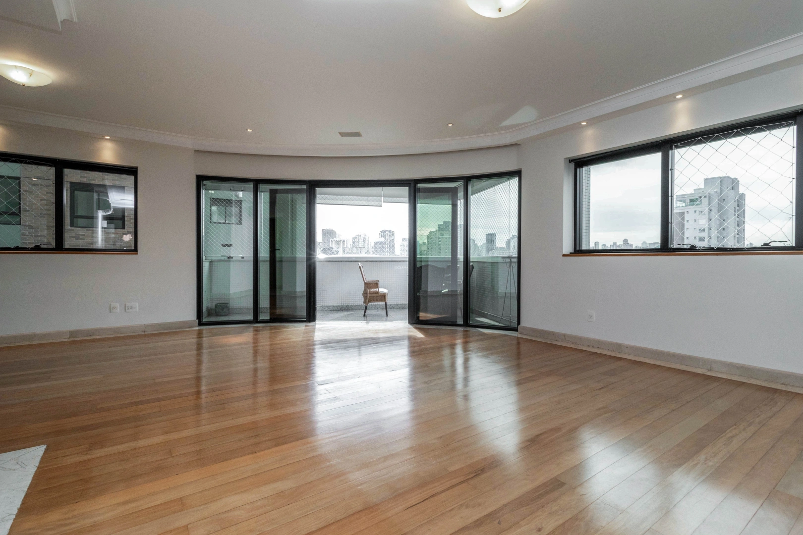 Apartamento com 4 dormitórios - Imagem 1