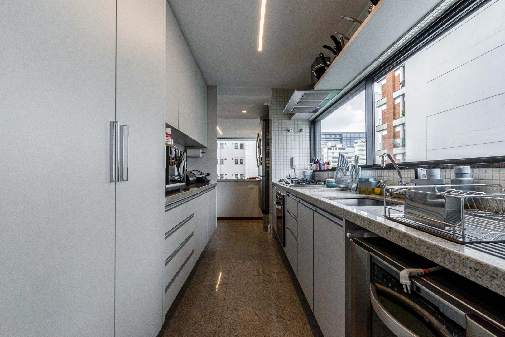 Apartamento em prédio assinado a passos do Parque do Povo - Imagem 8