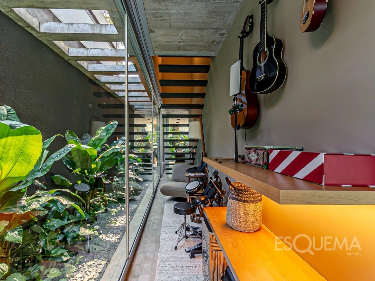 Casa com projeto contemporâneo, assinado por Felipe Hess - Imagem 10