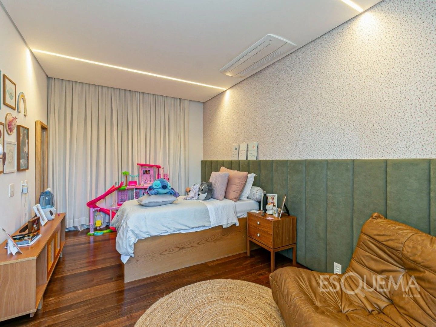 Casa com projeto contemporâneo, assinado por Felipe Hess - Imagem 13