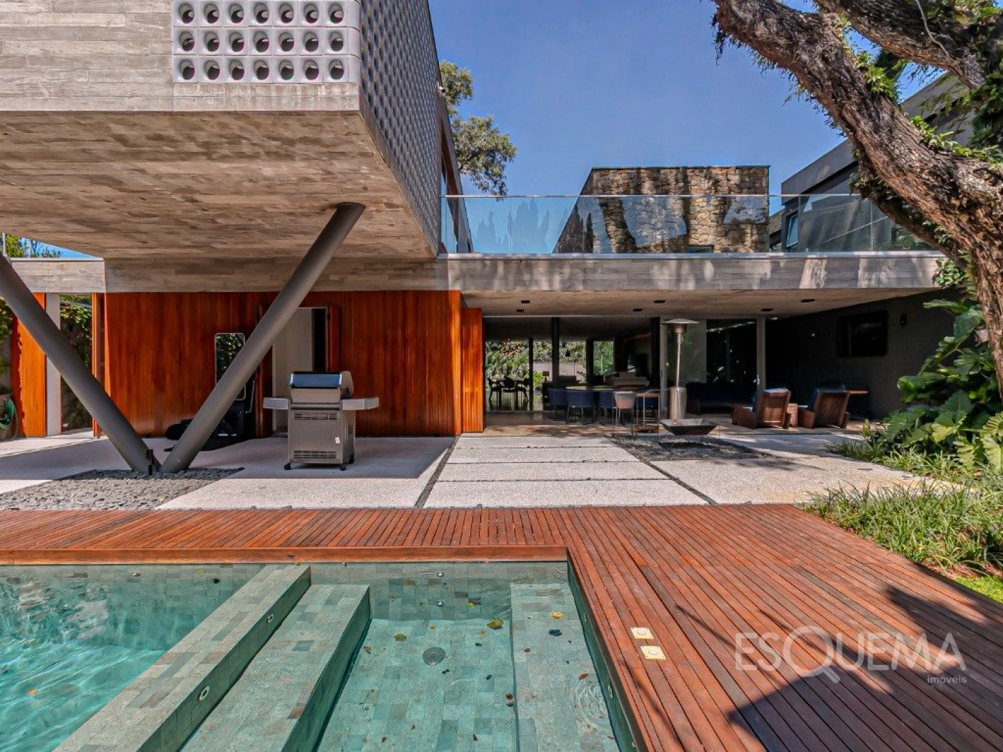 Casa com projeto contemporâneo, assinado por Felipe Hess - Imagem 1
