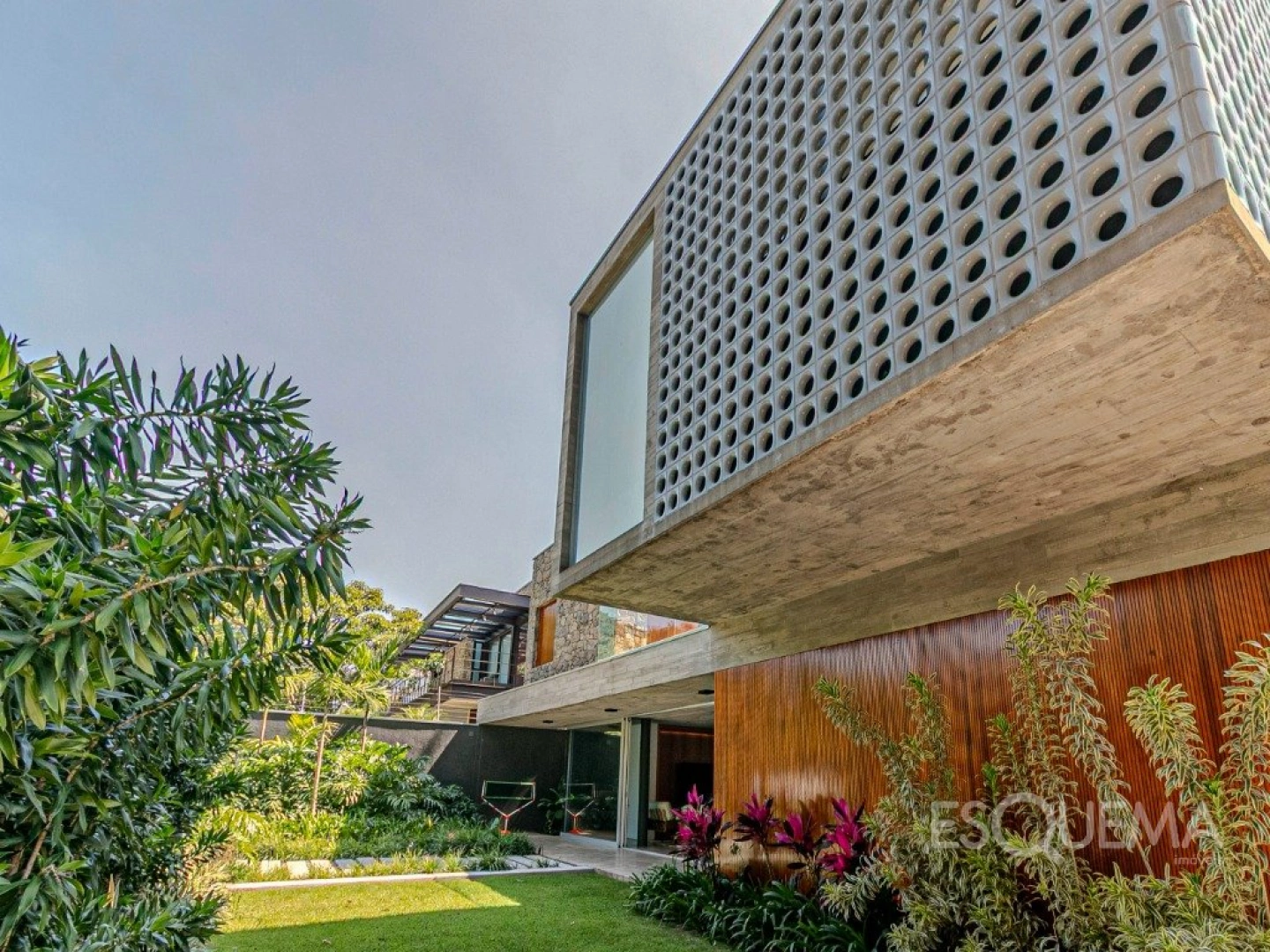 Casa com projeto contemporâneo, assinado por Felipe Hess - Imagem 3