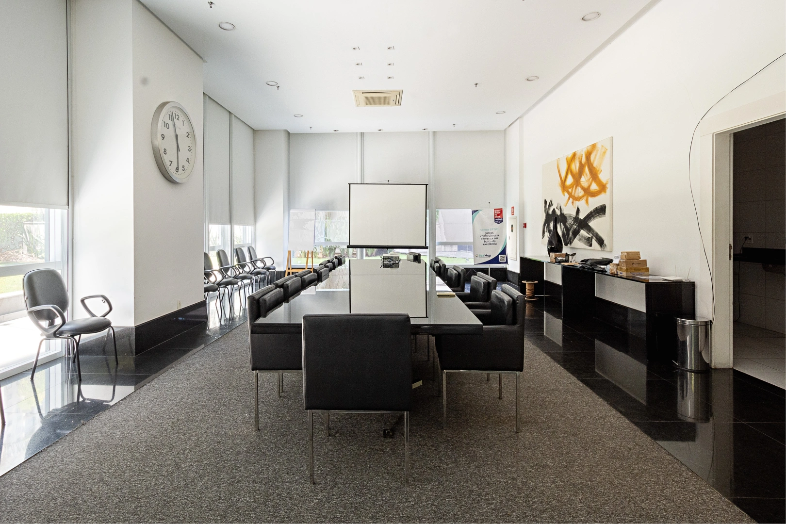 Conjunto comercial, com excelente espaço e infraestrutura - Imagem 8