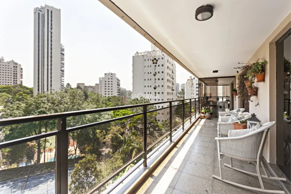 Excelente apartamento em condomínio com lazer e quadra de tênis.