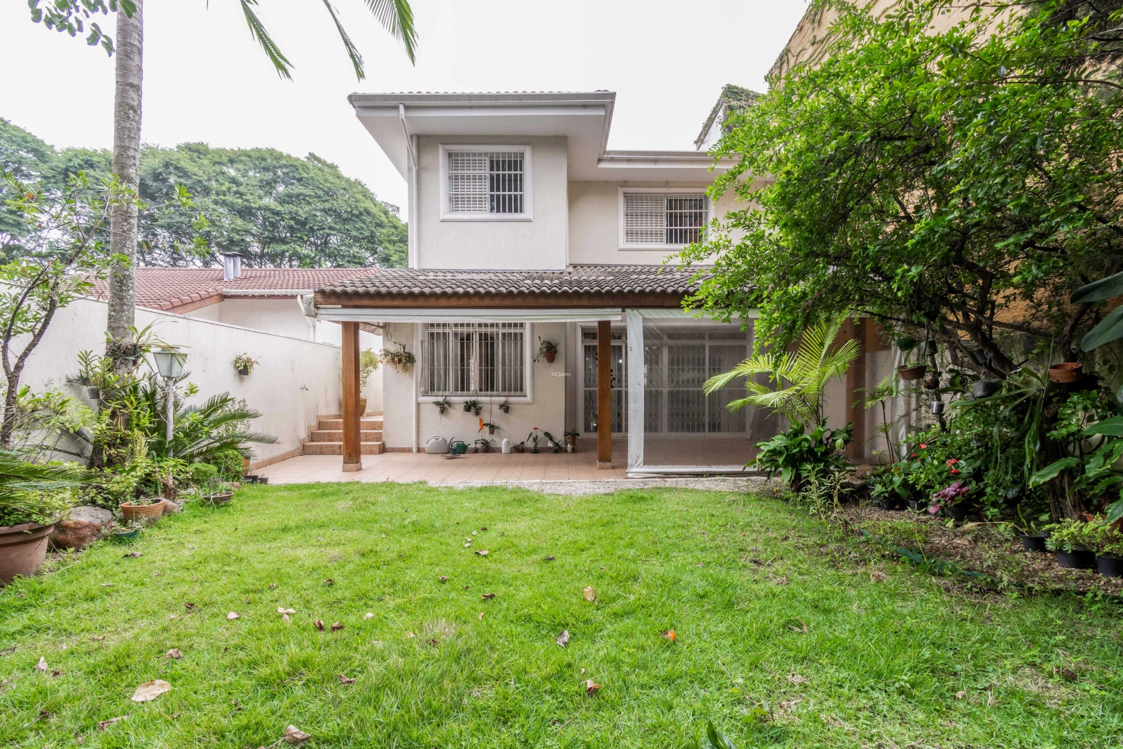 Casa espaçosa em localização privilegiada - Imagem 1