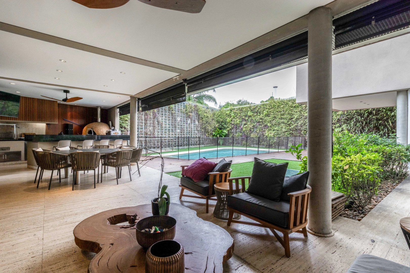 Casa ampla e bem iluminada - Imagem 2