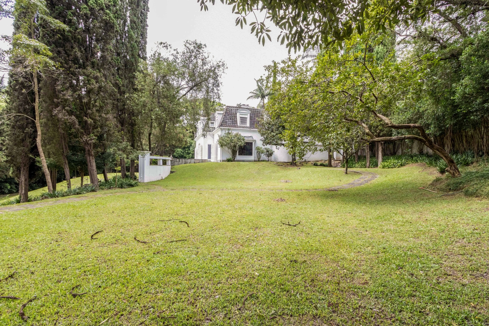 Casa com piscina em condomínio fechado - Imagem 6