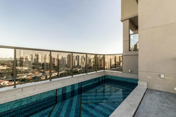 Cobertura duplex bem localizada