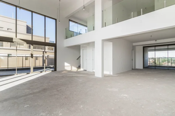 Cobertura duplex bem localizada