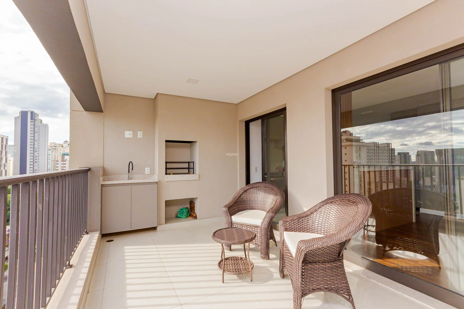 Apartamento reformado e pronto para morar - Imagem 2