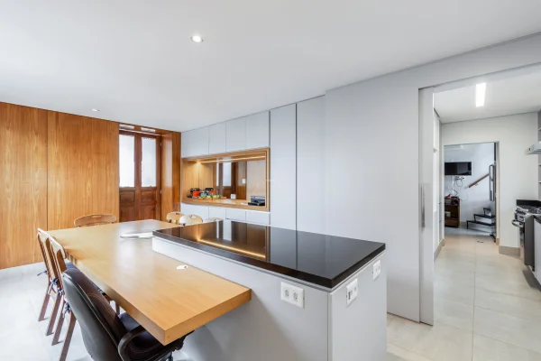 Duplex próximo ao Parque do Povo, em condomínio com quadra de tênis