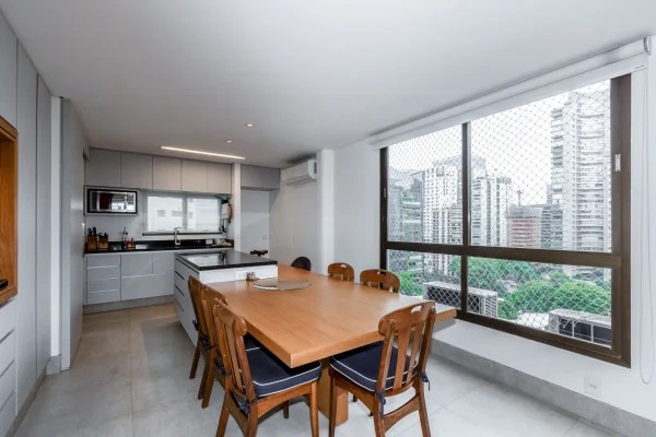 Duplex próximo ao Parque do Povo, em condomínio com quadra de tênis