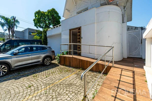 Casa comercial próxima ao Parque Ibirapuera