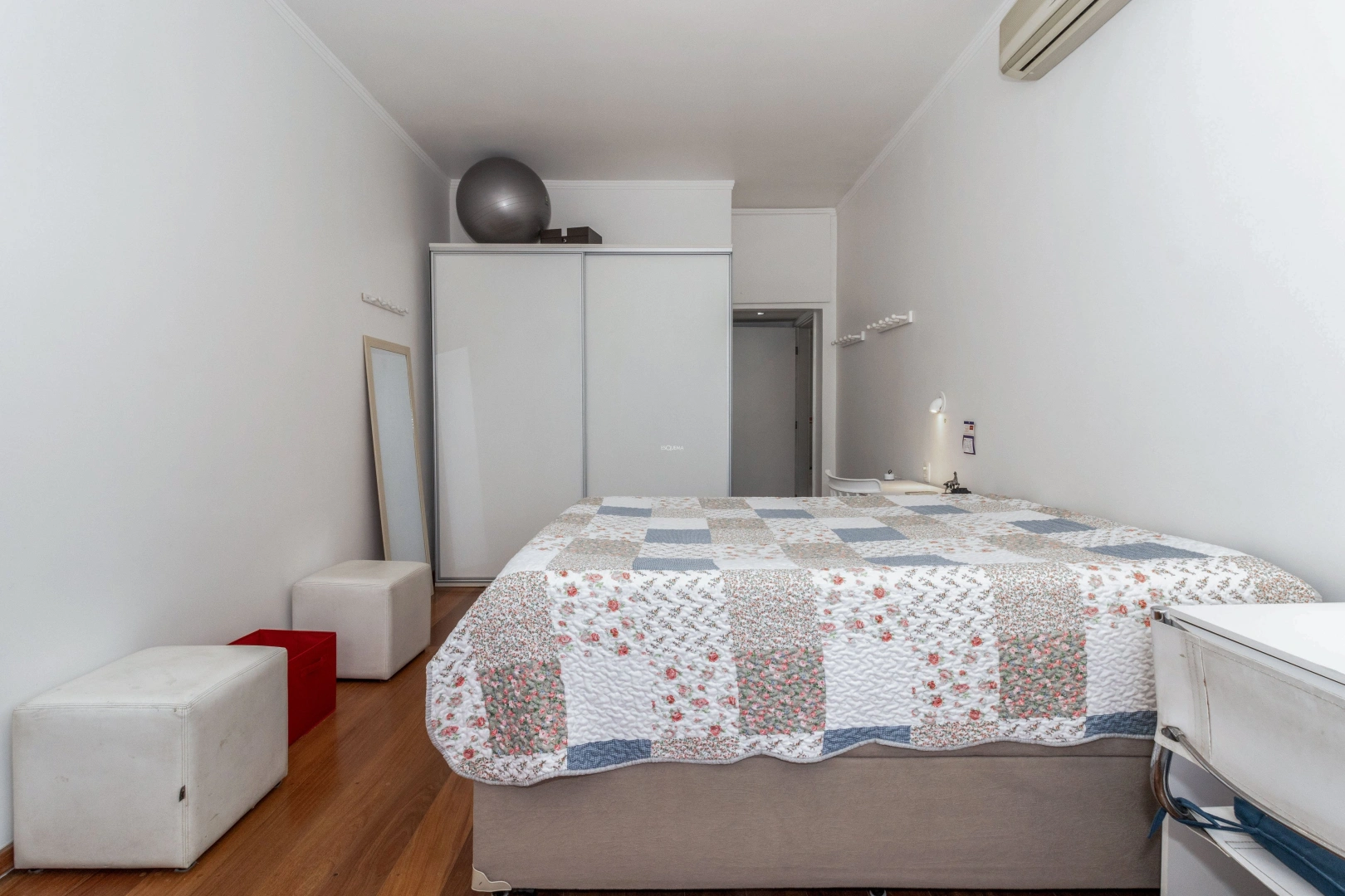 Apartamento reformado e com living  amplo, proximo da Rua Artur de Azevedo - Imagem 11