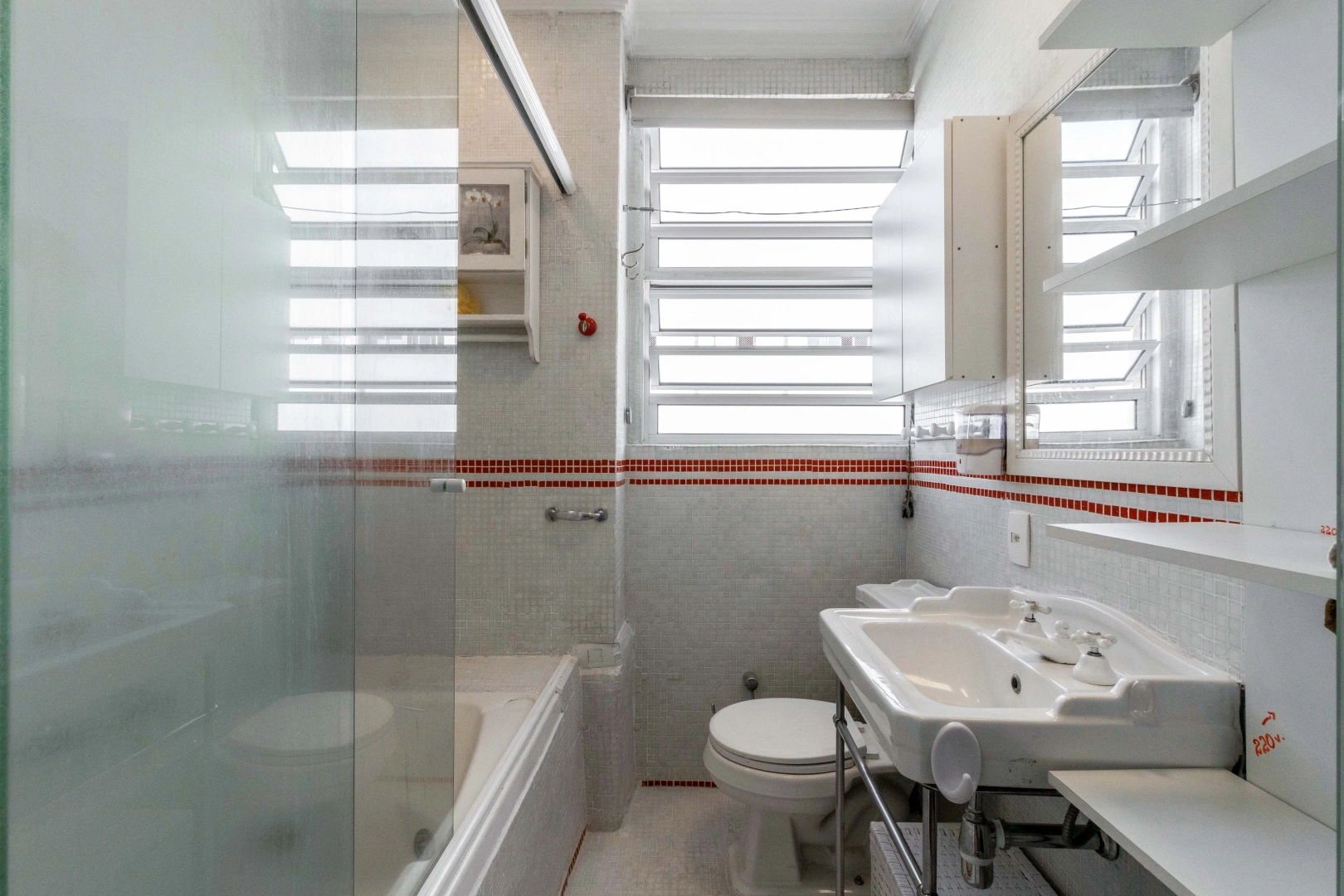 Apartamento reformado e com living  amplo, proximo da Rua Artur de Azevedo - Imagem 12