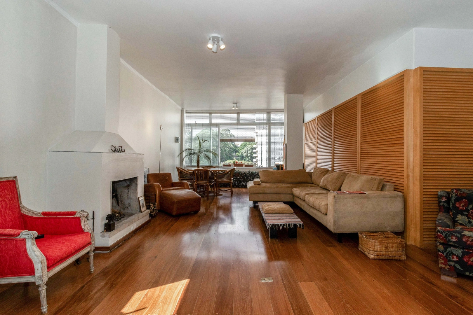 Apartamento reformado e com living  amplo, proximo da Rua Artur de Azevedo - Imagem 3