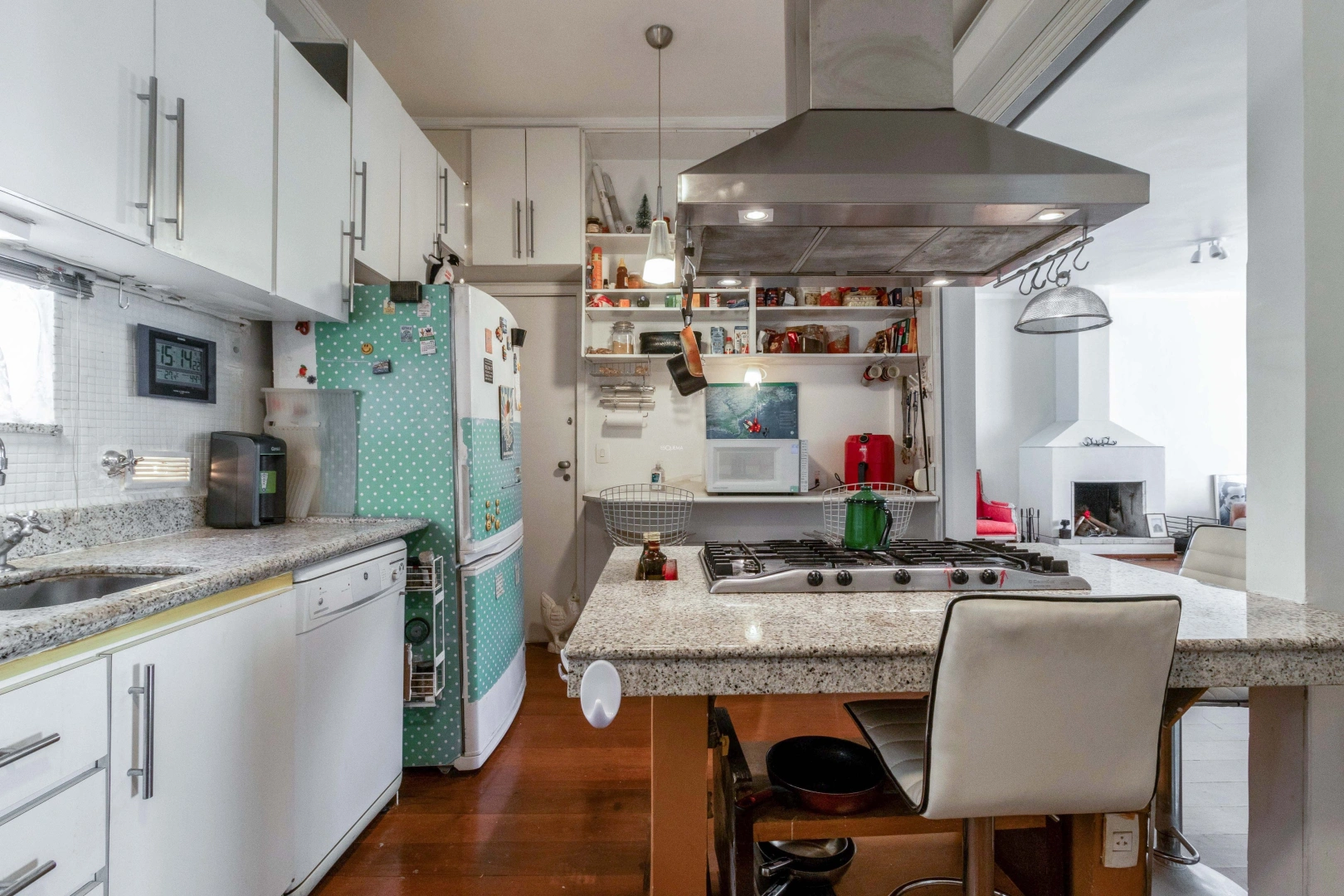 Apartamento reformado e com living  amplo, proximo da Rua Artur de Azevedo - Imagem 7