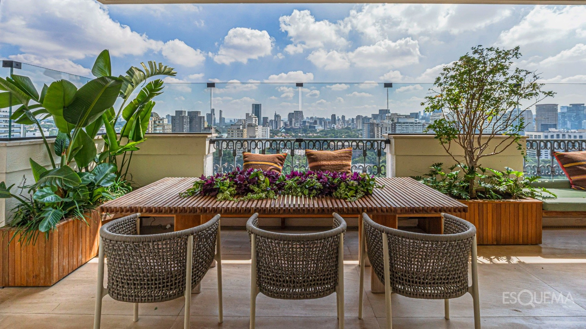 Apartamento reformado com projeto Triplex em frente ao Clube Pinheiros - Imagem 1