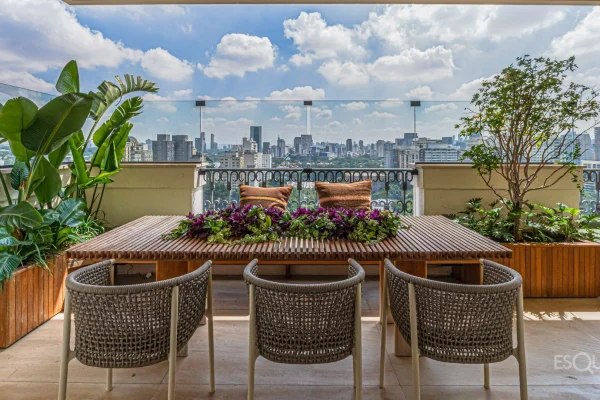 Apartamento reformado com projeto Triplex em frente ao Clube Pinheiros