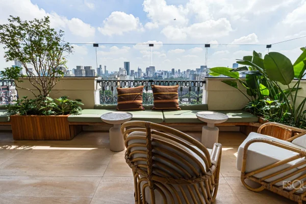 Apartamento reformado com projeto Triplex em frente ao Clube Pinheiros