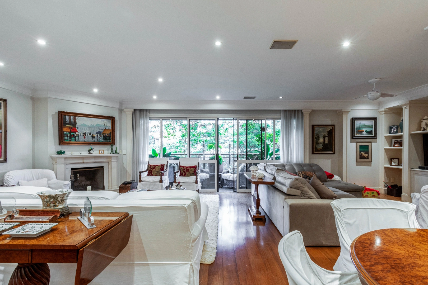 Apartamento em rua arborizada - Imagem 1