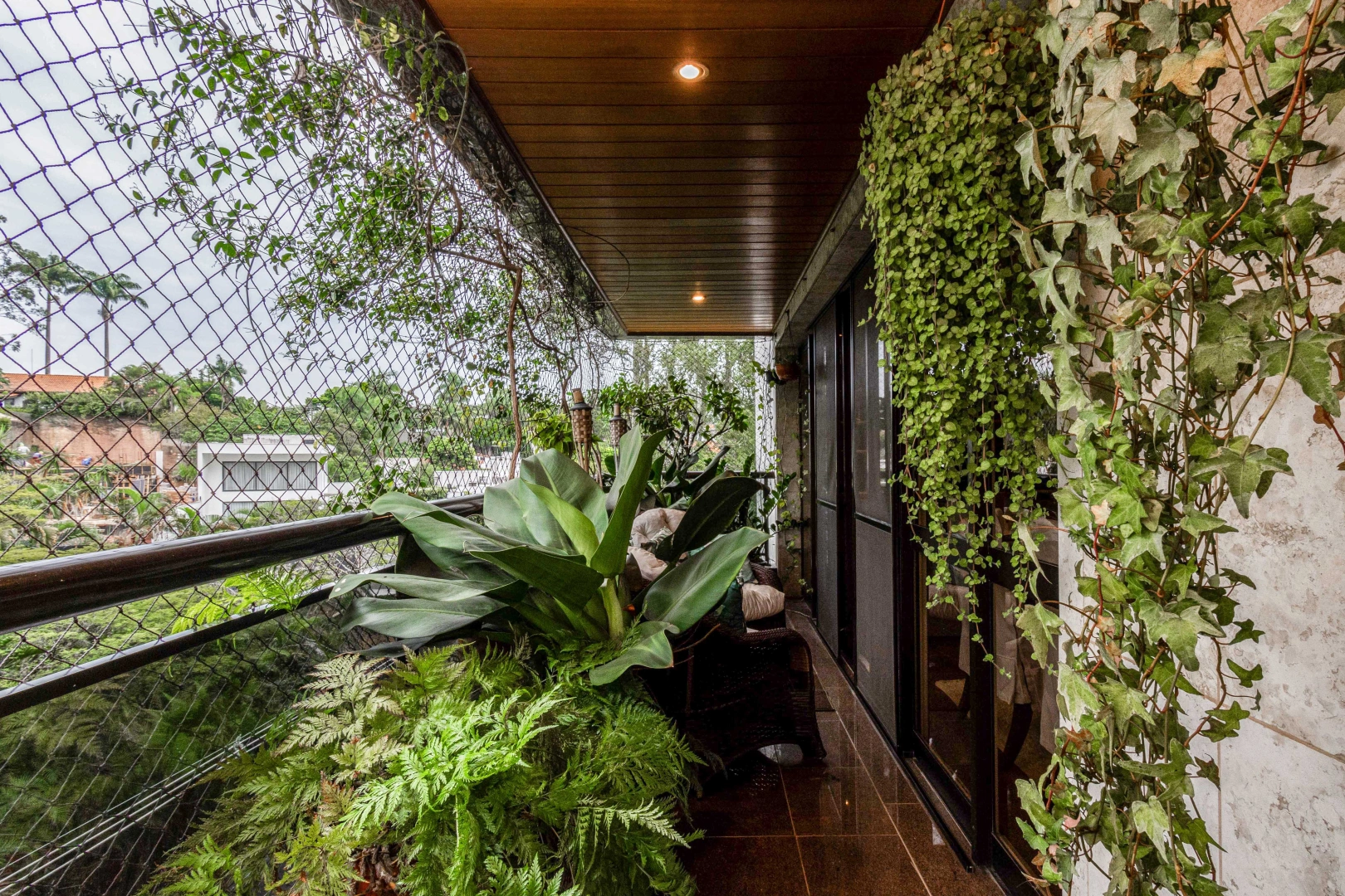 Apartamento em rua arborizada - Imagem 7