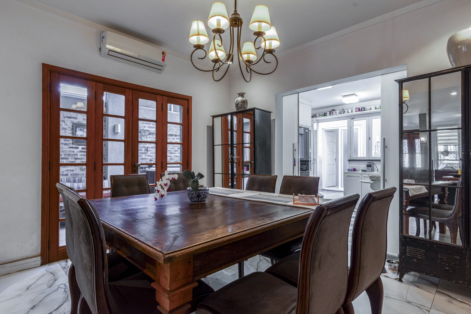 Casa bem localizada, a quadras do Parque Ibirapuera - Imagem 8