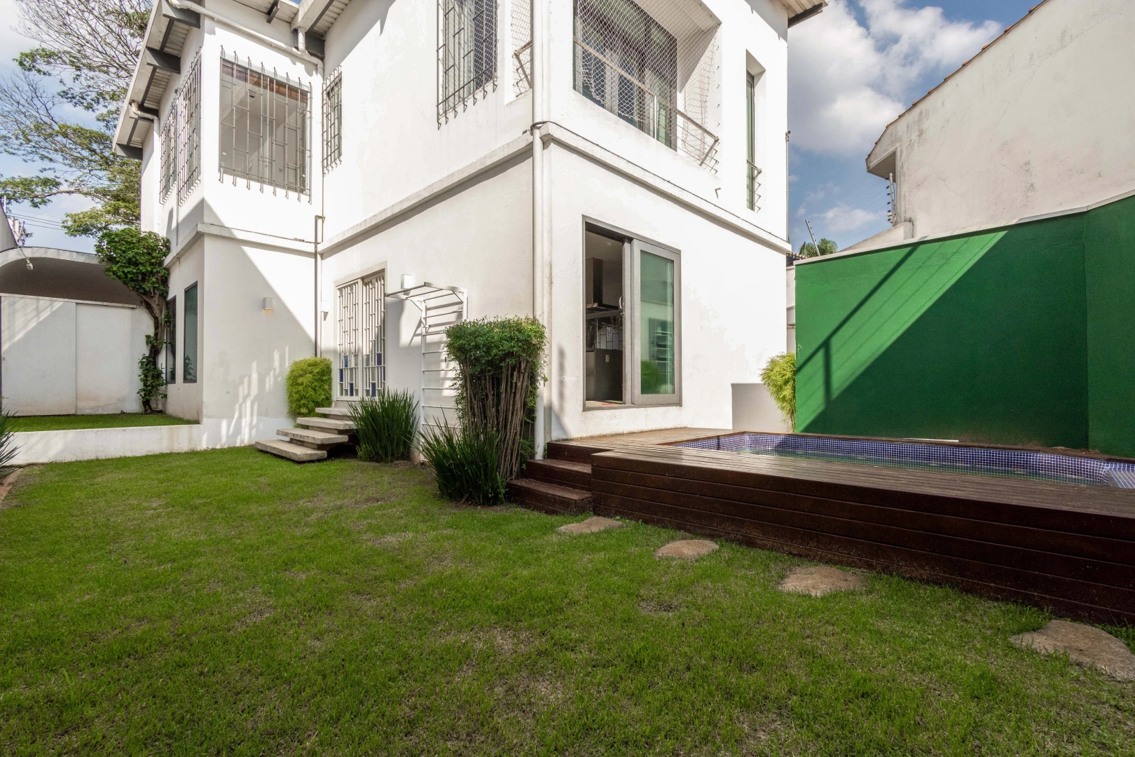Casa impecável e bem localizada - Imagem 4